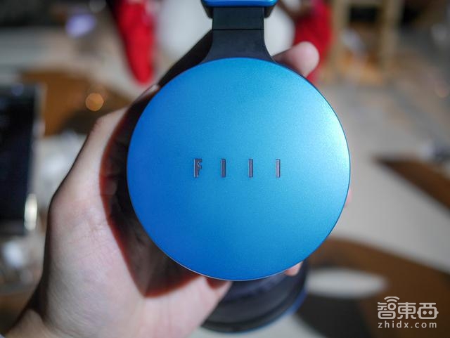 汪峰组团造HIFI耳机 最贵蓝牙版FIIL卖1599