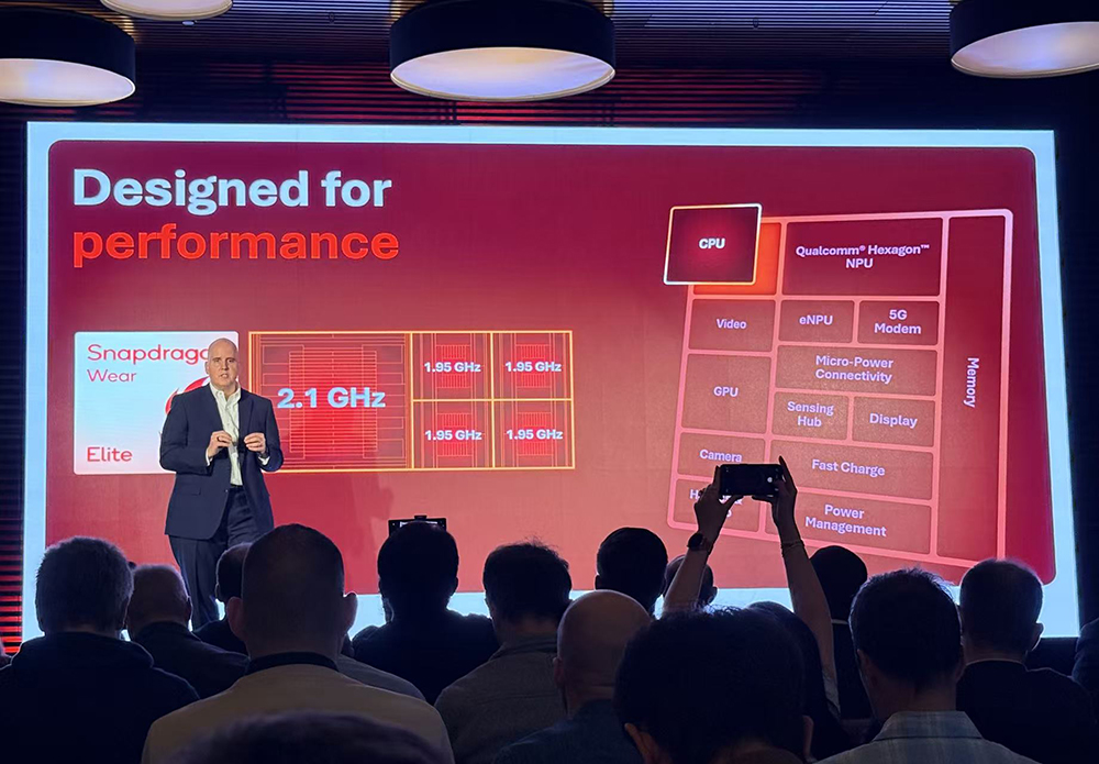 刚刚，高通甩出3nm旗舰AI芯片，让智能手表能跑大模型