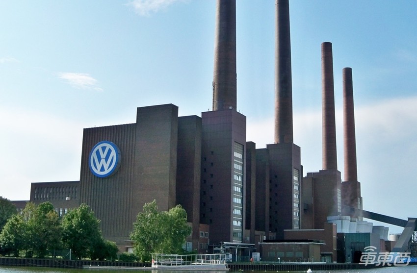 大众电气化转型迎来转机？迪斯继续留任，欧洲工厂将迎大改造