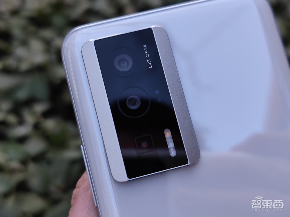 Redmi K60首发体验:联合研发带来屏幕体验革新,续航依旧霸榜