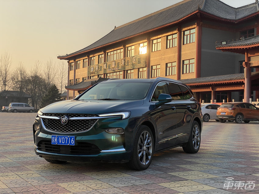 试驾别克旗舰SUV昂科旗 又大又好开，质感直追豪华车