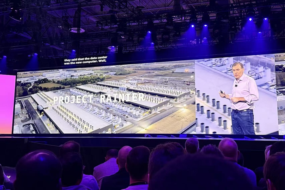 亚马逊杀疯了！连甩十大重磅发布，揭Agent大招、自研芯进展