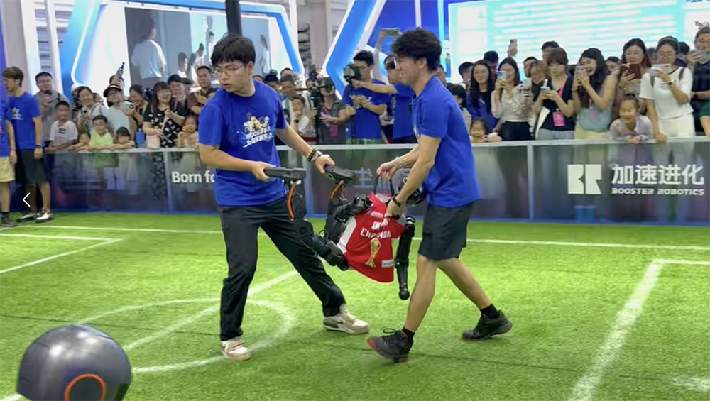 最貴97萬搬回家，人形機(jī)器人天團(tuán)涌入北京！暴走2萬步玩命逛完，亮點(diǎn)都在這了