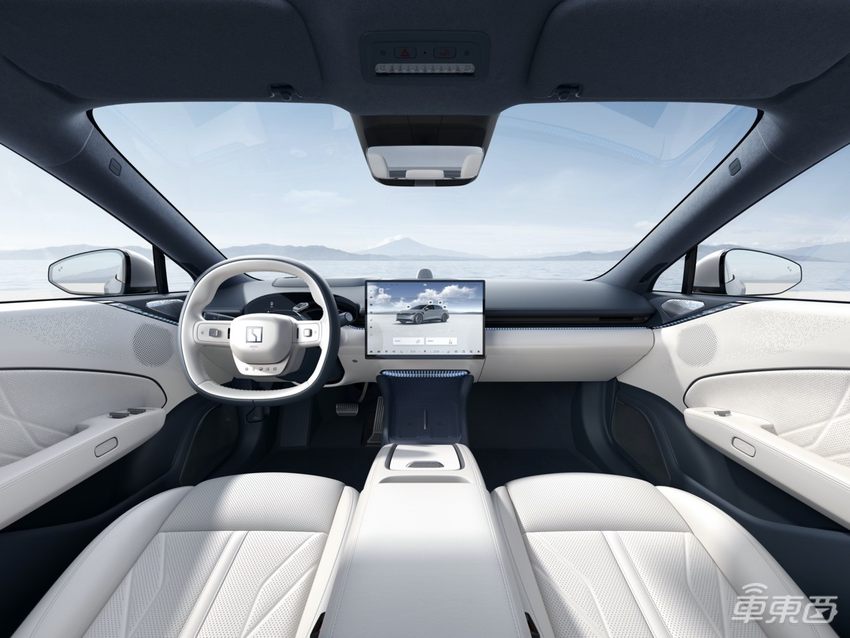 21万!极氪007标配8295+Orin,网友:要狙击小米汽车?