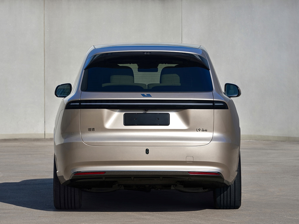 小米千匹马力新车亮相！问界M6双动力齐报，春节前最后一场工信部车展来了