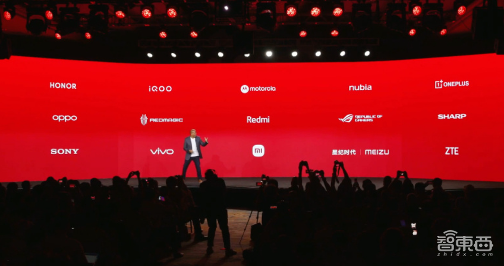 高通二代骁龙8来了!峰值性能盖过苹果A16,15家预定首发华为缺席