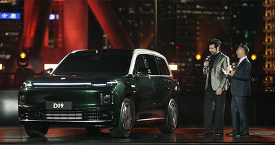 朱江明和费翔一起发零跑车皇！增程配80度大电池，“全身名牌”登场