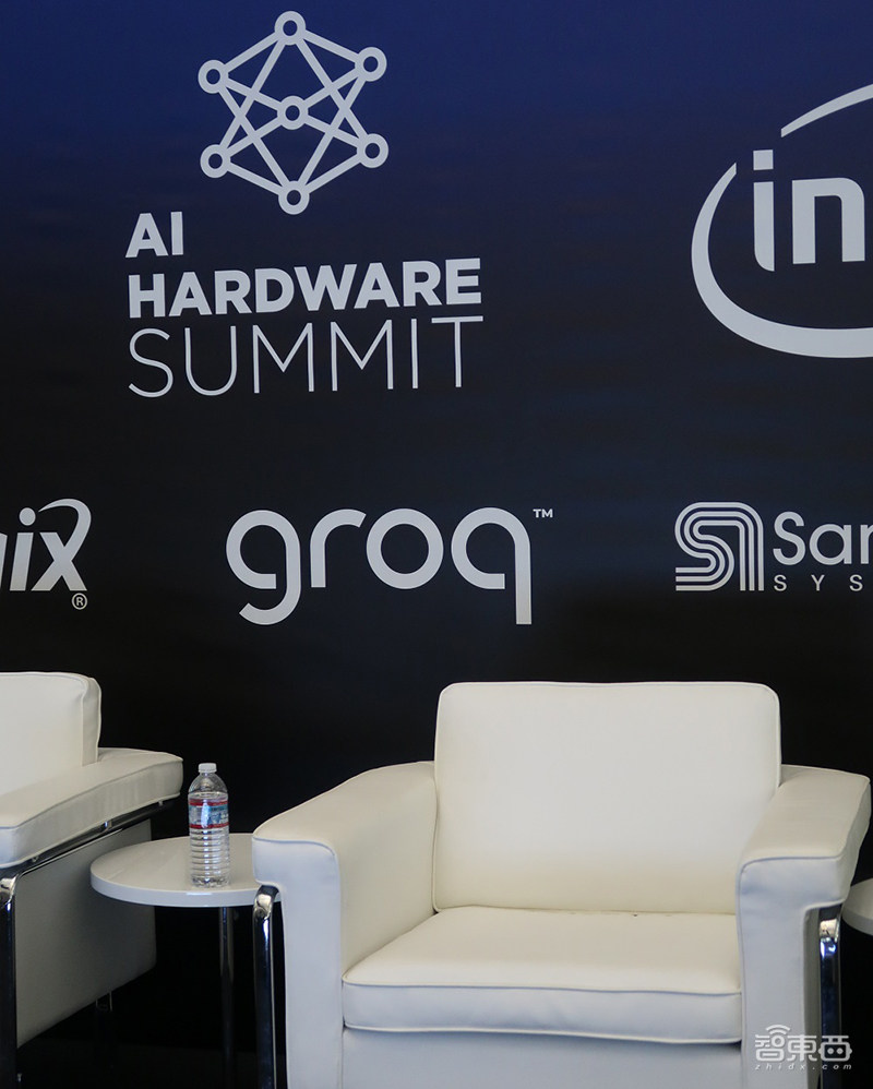 撬走谷歌TPU核心团队的4/5,任性缺席美国AI硬件峰会,这家AI芯片创企在酝酿什么大招?