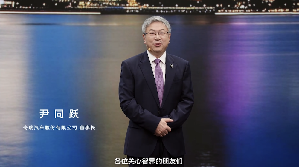 余承东发了“鸿蒙版保时捷”！一口气连上三款车，公开回应问界