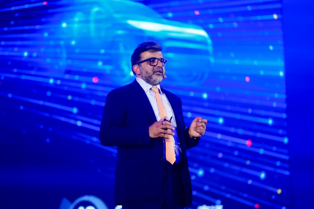 高通发力驾驶辅助下半场，骁龙汽车平台至尊版加速中央计算新时代