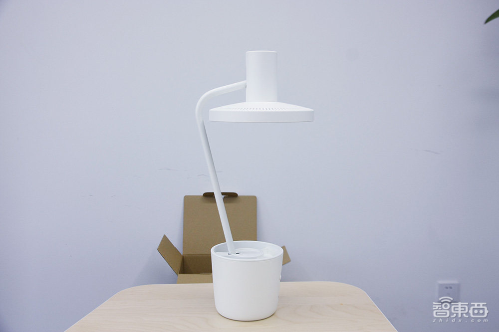 小而美+细节控,巴慕达The Light LED台灯开箱印象