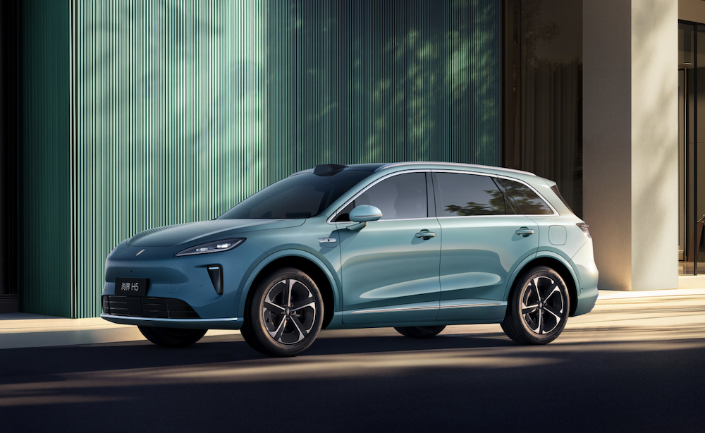 余承东连晒两款新车，明年试点商用L4！华为开始给车圈上强度了