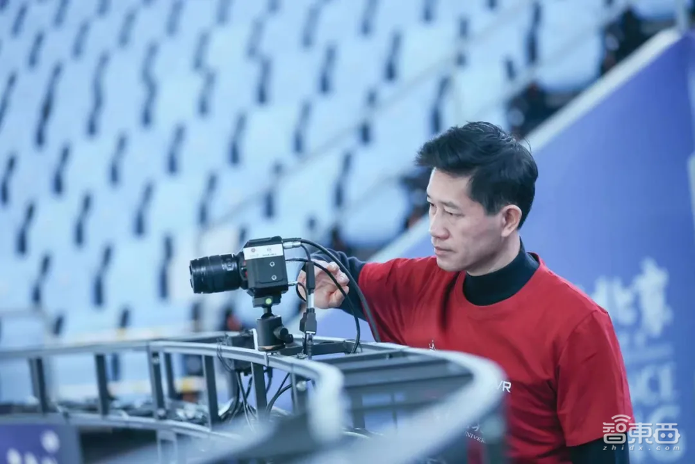 我在VR里看冬奥：运动员在我头顶飞