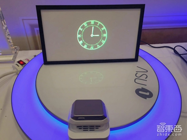 穿戴新玩法 ASU一数科技推Cast1激光腕投智能手表
