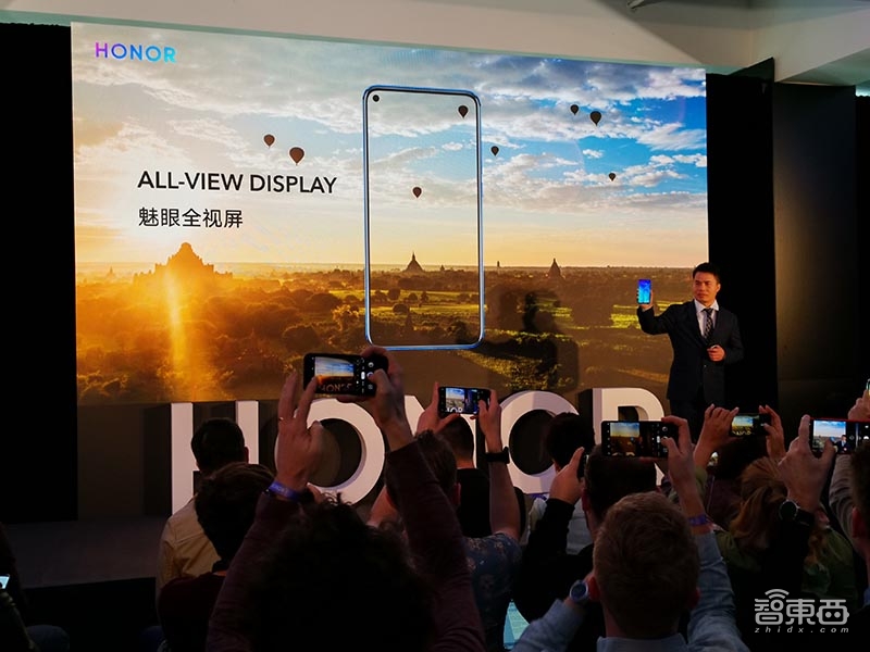 首个屏下摄像头手机现身！荣耀推出三项手机黑科技