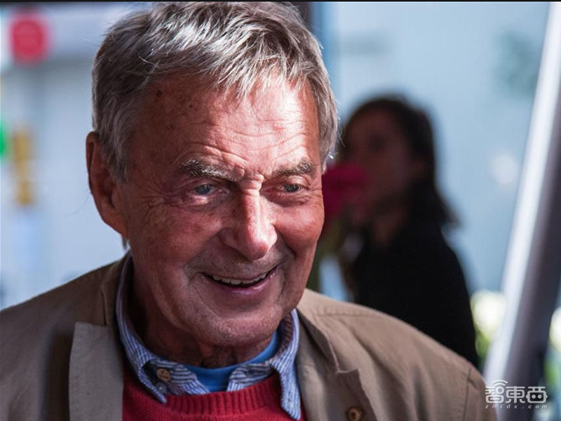 AI魔方大师:1.2秒解魔方超世界纪录2倍,平均移动28步