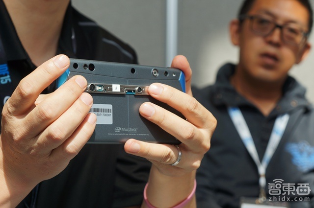 英特尔IDF首日拿出两个杀手锏 虚拟与现实从此连接