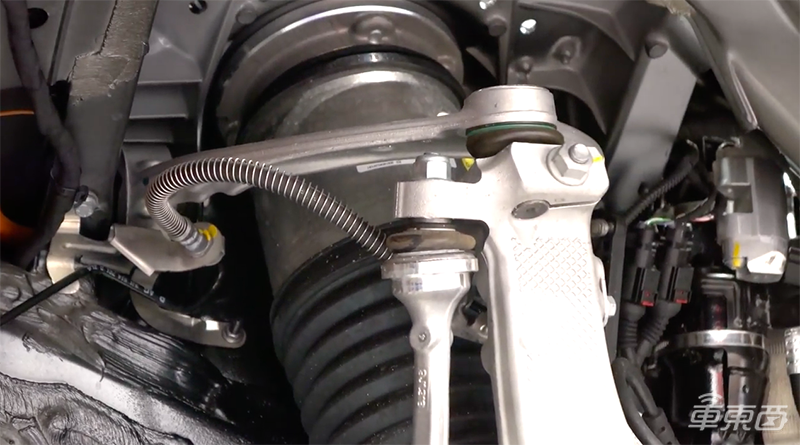 视频解读保时捷Taycan 传统车企最强电动车强在哪?