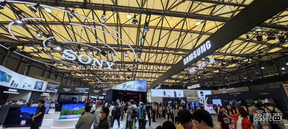 ChatGPT席卷消費(fèi)電子，屏宇宙元宇宙大戰(zhàn)，帶你看盡AWE最火黑科技