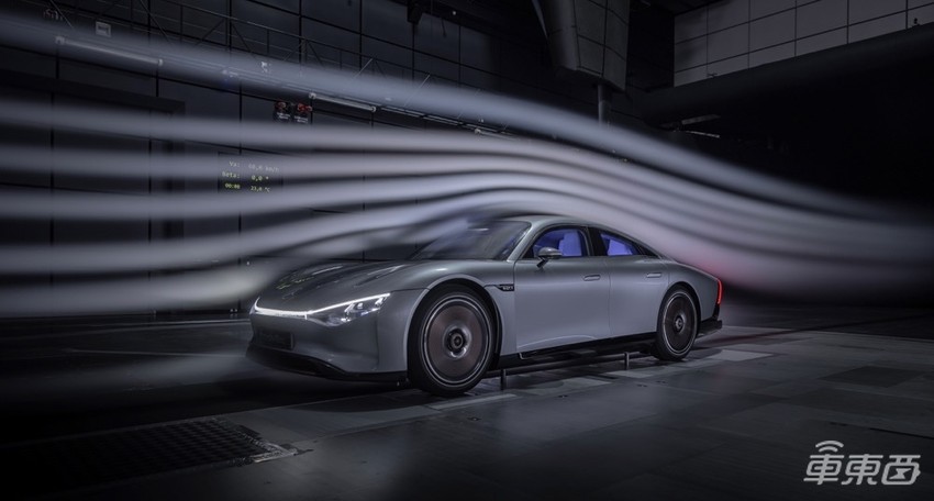 奔驰再秀电动化肌肉!新概念车续航1000公里,一个月只需充两次电