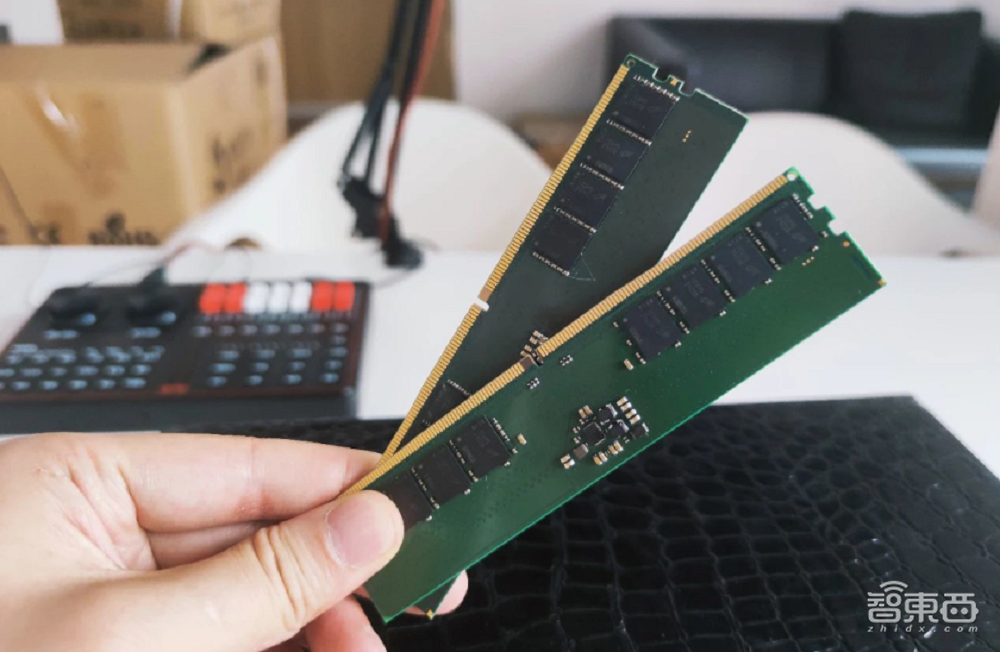 嘉合劲威首批DDR5内存量产下线,4800MHz频率,性能较DDR4或提升110%