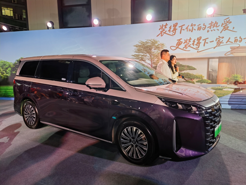 新款比亚迪夏限时19.68万起售！上车天神之眼B激光版，支持城市NOA