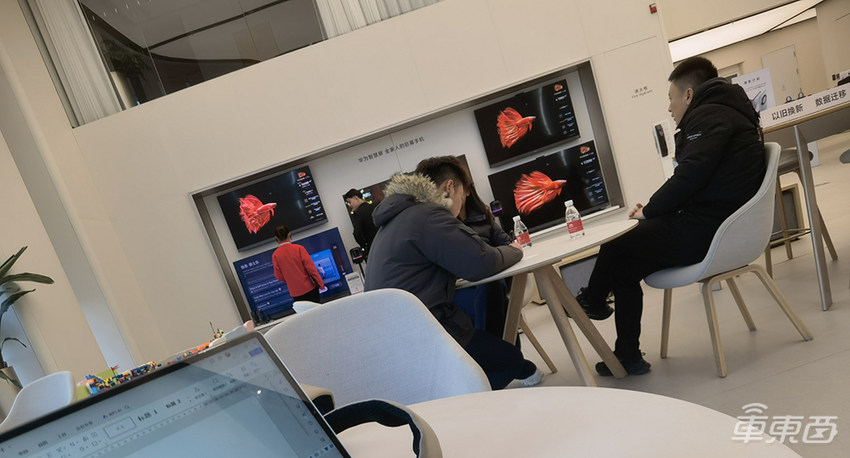 问界M9有多火？BBA车主扎堆体验，有人卖掉百万豪车选择下定