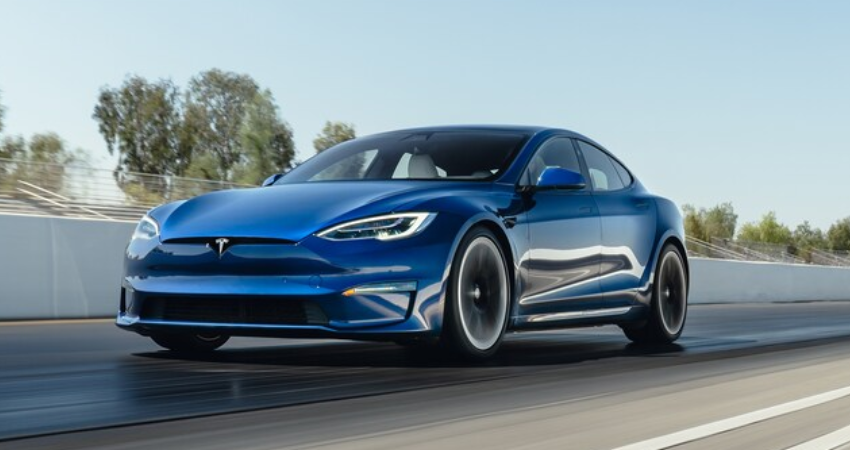 深度体验特斯拉新Model S:游戏体验翻车,方向盘让人又爱又恨