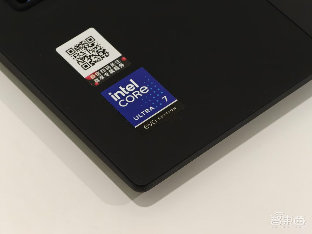 巨头们扎堆搞了一年,今天AI PC到底好不好用?