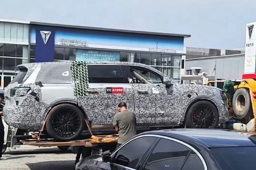 华为系要干掉奔驰宝马？！余承东的野心，藏在这20多款车中