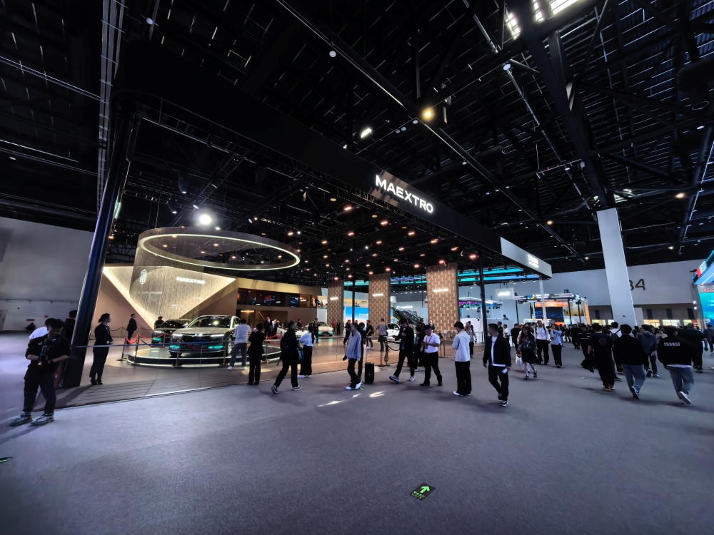 史上最大北京车展开幕！车企狠卷大三排SUV，舱驾融合、Agent上车成新趋势