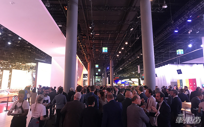 大众纯电神车ID.3全球首试!全新Logo和设计,这还是大众吗?