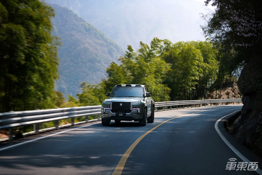比亚迪百万豪车“最底层的秘密”：云辇-P如何让车辆翻山涉水？