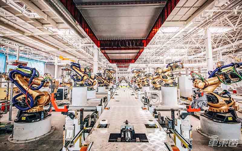 首探拜腾南京工厂，一汽新投资将敲定，首款车年底量产