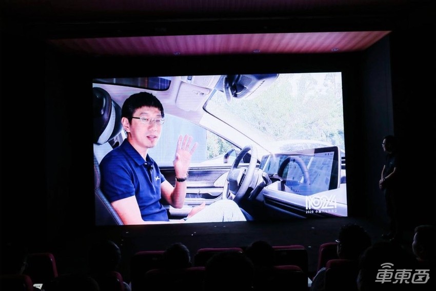 小鹏汽车两大更新细节公布：语音助手强过手机，明年能自动出匝道