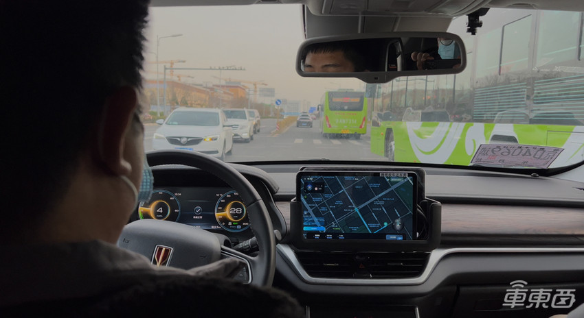 创历史！百度萝卜快跑获准收费运营，近70台车今起向公众开放