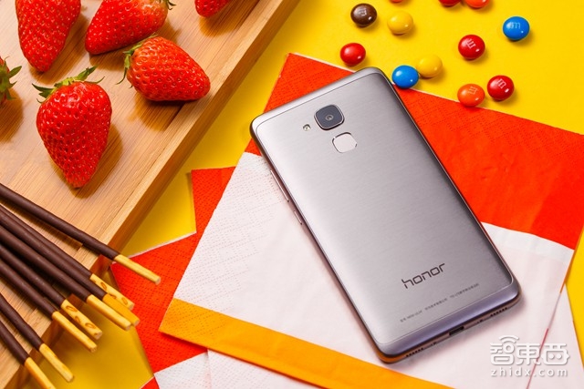 荣耀畅玩5C借场GMIC正式发布 搭载16nm麒麟芯片起价899元