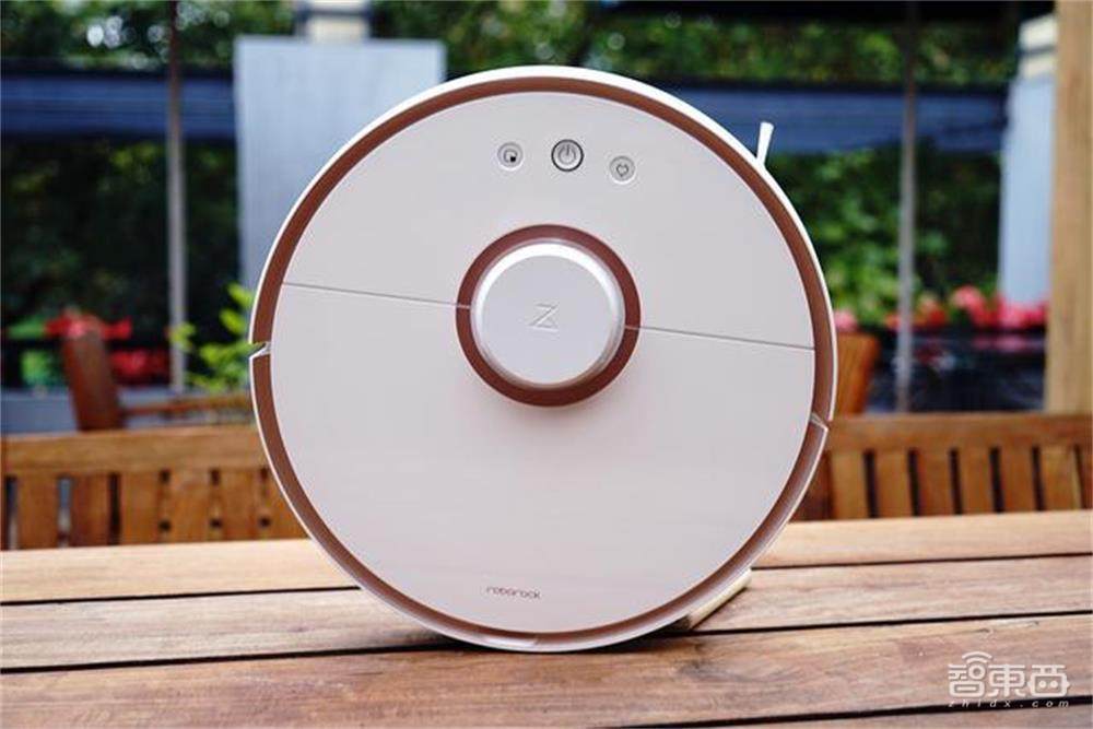 石头科技CEO:不认同“去小米化”,今年推企业级扫地机器人