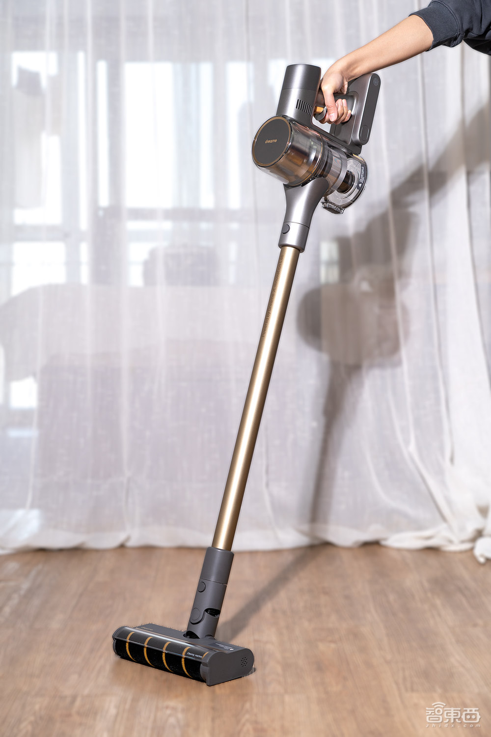 从“吸干净”到“看清楚”：绿光显尘开辟吸尘器新战场