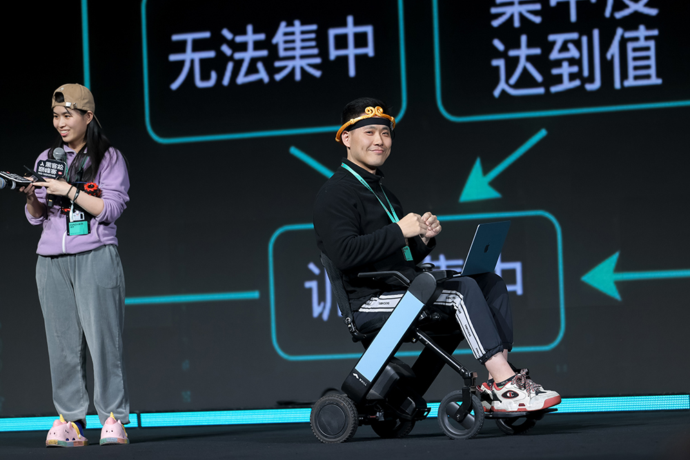 00后48小时赚20万,小红书炸出一堆AI狠活