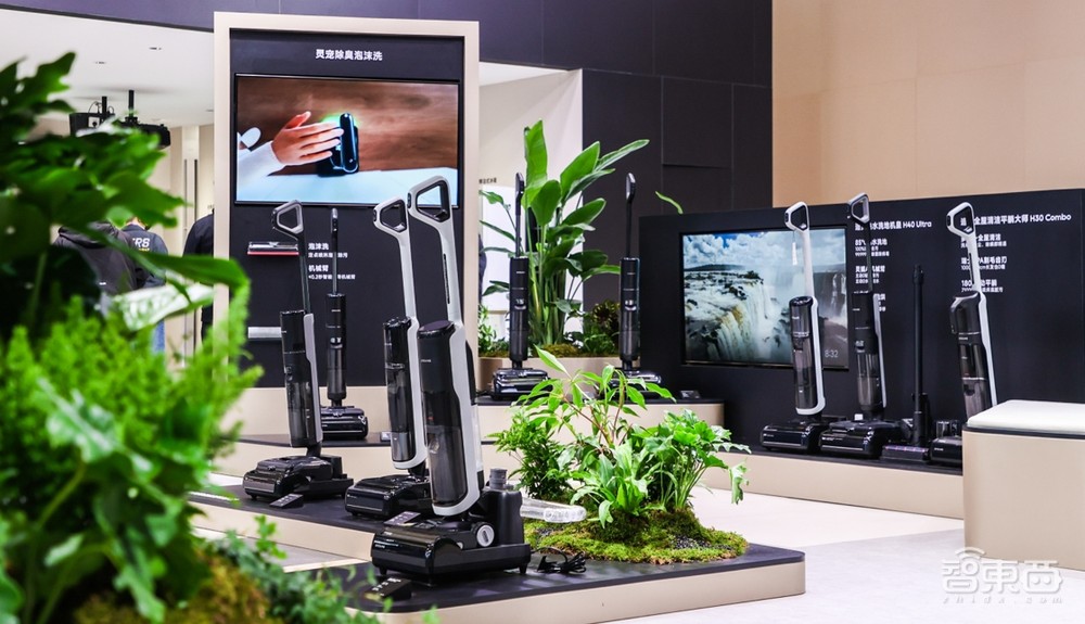 DeepSeek横扫家电圈！暴走三万步，带你看尽AWE最火AI黑科技