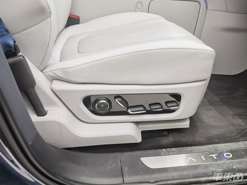 问界M9有多火?BBA车主扎堆体验,有人卖掉百万豪车选择下定