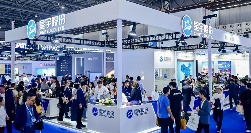 中国车灯老大递表港交所！两年净赚超25亿，供货蔚小理鸿蒙智行