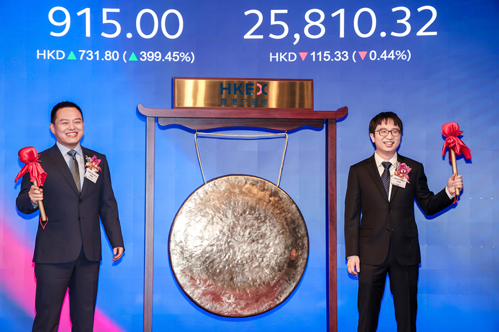 700亿，全球AI硅光芯片第一股诞生！