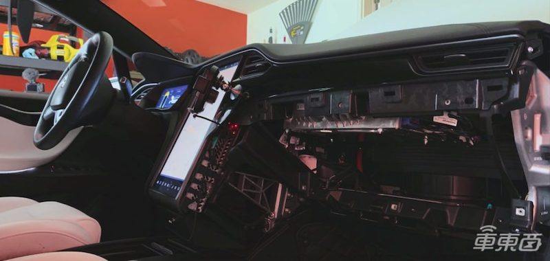 特斯拉再陷舆论危机!中控屏问题频发遭调查,官方神操作将质保期减半