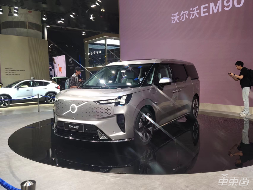 “华为联盟”组队出击，国产百万豪车炸场……广州车展成明年车市风向标