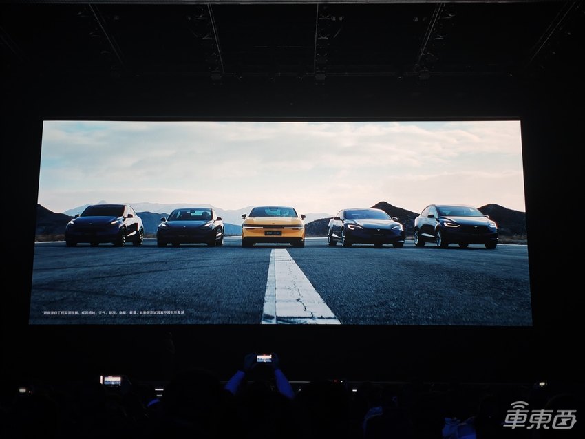 21万!极氪007标配8295+Orin,网友:要狙击小米汽车?