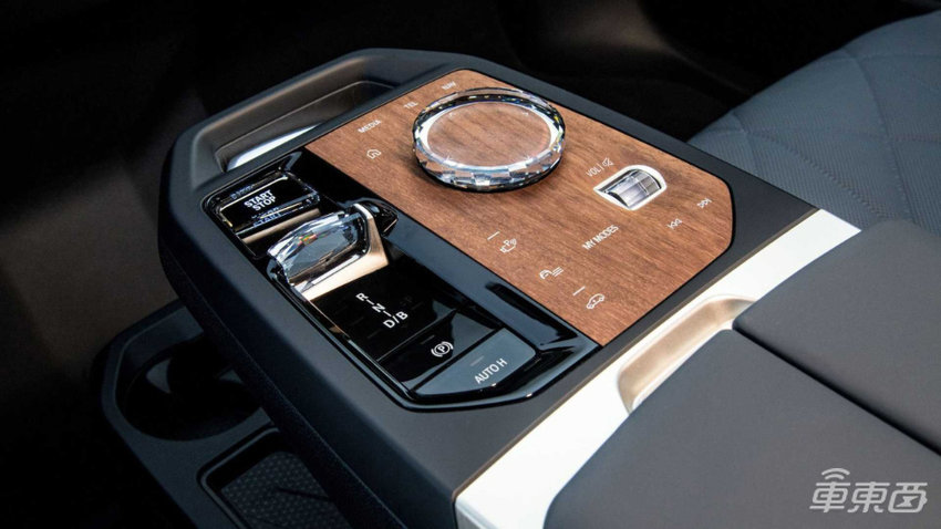 外媒首试宝马iX:搭载最新三电技术与车机,能直接叫板特斯拉Model X吗?