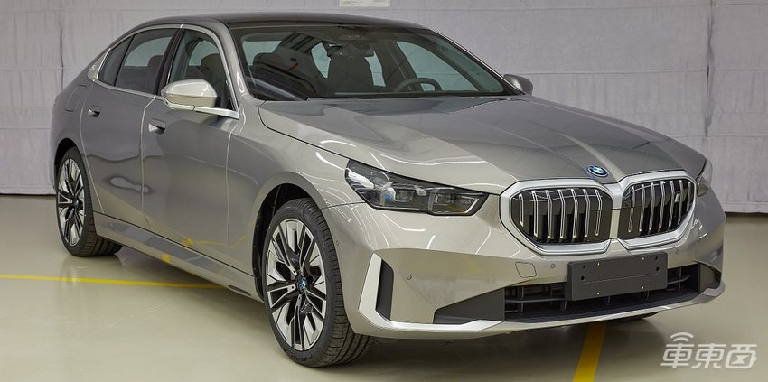 余承东口中“1000万内最好的SUV”问界M9来了!9月工信部新车目录解读