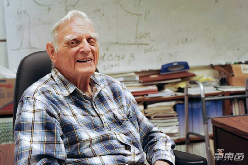 电动车福音!97岁诺奖得主正研发超级电池 带电量翻三倍